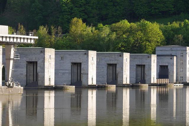 การผลิตไฟฟ้าด้วยพลังงานน้ำ การผลิตไฟฟ้า
