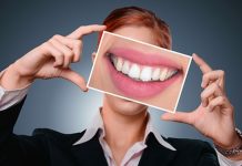 ฟอกฟันขาวที่บ้านด้วยตัวเอง ด้วยเทคนิคง่าย ๆ ฟอกฟันขาว