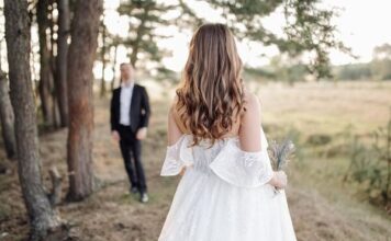 เลือกเช่าชุดแต่งงานให้เหมาะกับรูปร่าง เคล็ดลับเพื่อวันสำคัญที่สมบูรณ์แบบ เช่าชุดแต่งงาน