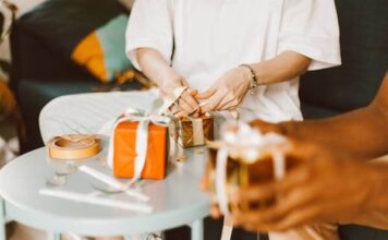 ของเหลือใช้ใกล้ตัวชิ้นไหนที่สามารถเปลี่ยนเป็นของขวัญ DIY ได้บ้าง DIY ของขวัญให้เพื่อนจากของเหลือใช้