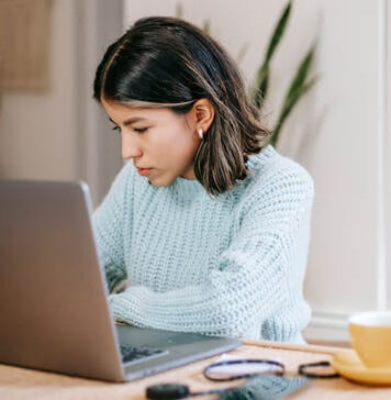 จัดการความเครียด จากการทำงานแบบ Work From Home (WFH) จัดการความเครียด จากการทำงานแบบ Work From Home (WFH)