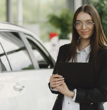 สินเชื่อจำนำทะเบียนรถเหมาะกับใคร ใครควรใช้ และใครควรคิดให้รอบคอบก่อนตัดสินใจ สินเชื่อจำนำทะเบียนรถเหมาะกับใคร